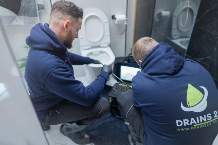 Drains drainage engineers carrying out CCTV drain inspection in Twickenham